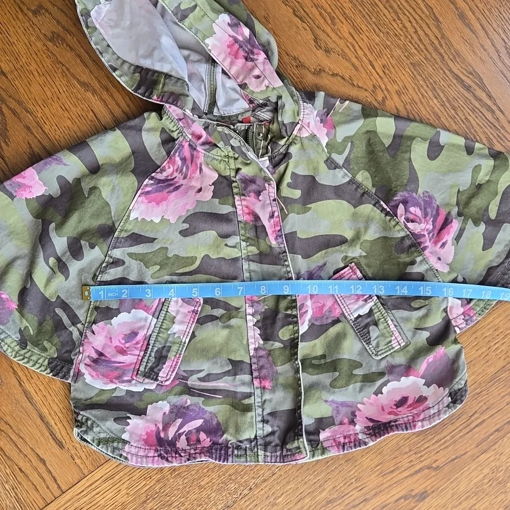 Gap Girl's Camo & Pink Rose Hooded Poncho, 3 years